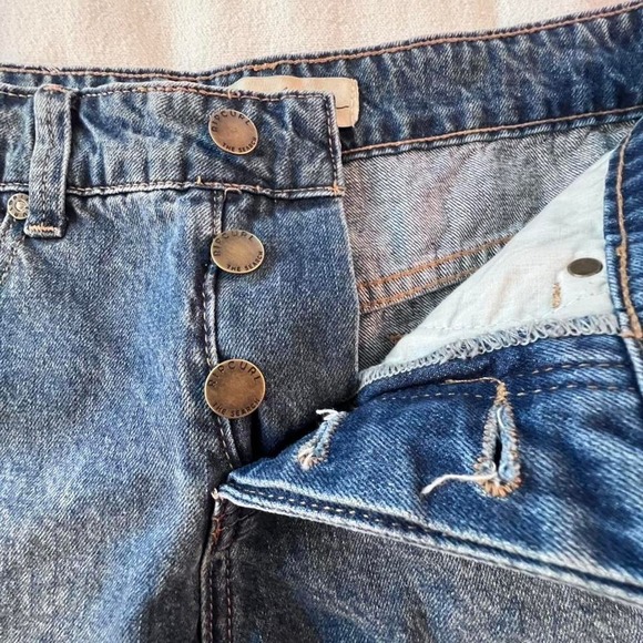 Rip curl blue denim booty shorts Size 26. - Picture 7 of 7